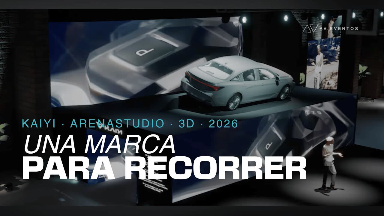 Render del salón con un auto sobre pantallas LED, antes del evento